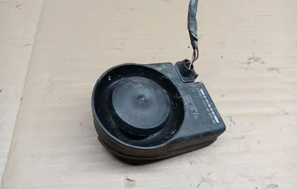 Volkswagen PASSAT B7 Alarm system siren 1K0951605C F005V00327
