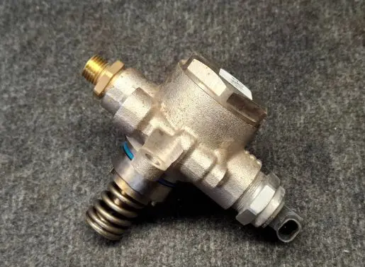 Audi A4 S4 B9 Fuel injection high pressure pump 06M127026H 06M127A01