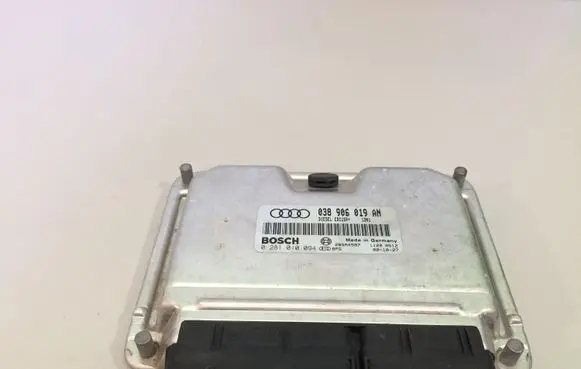 Audi A4 S4 B5 8D Engine control unit/module 038906019AN 0281010094