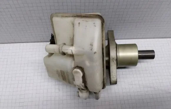 Ford Focus C-MAX Master brake cylinder 03350886401