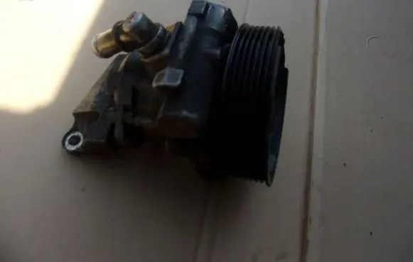 BMW 7 E65 E66 Power steering pump mounting bracket 