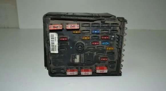 Volkswagen PASSAT B6 Fuse module 3C0937125