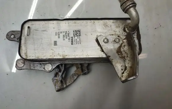 BMW 4 F32 F33 Transmission/gearbox oil cooler 8514515