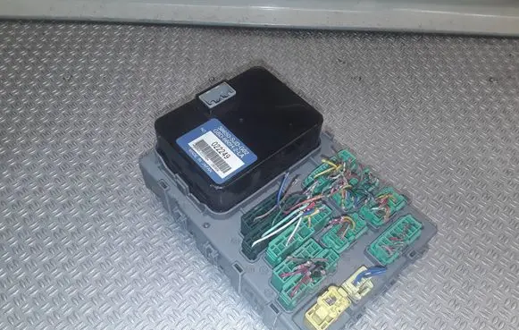 Honda FR-V Fuse module 38650SJDG02