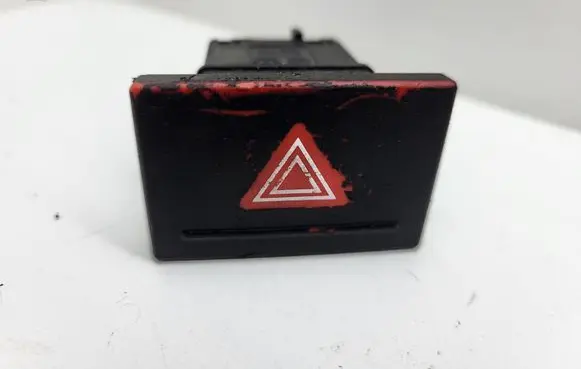 Volkswagen Touareg I Hazard light switch 7L6953235