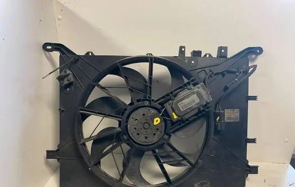 Volvo V70 Electric radiator cooling fan 30636445 0130303909 1137328081