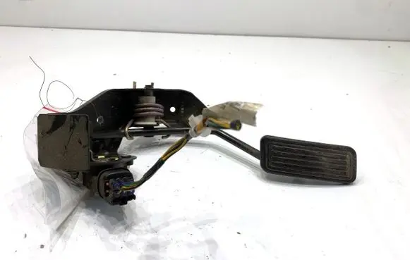 Toyota Avensis T250 Accelerator throttle pedal 7811135030
