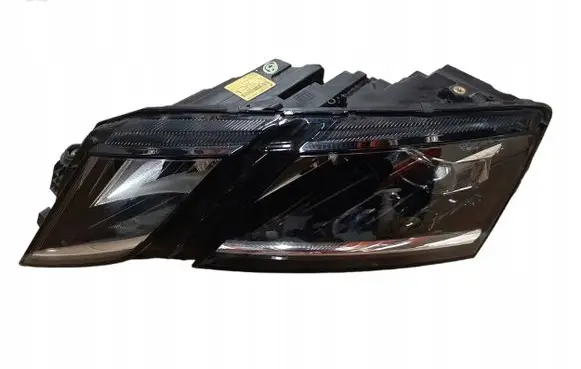 Skoda Octavia Mk4 Headlight/headlamp 5E1941015D