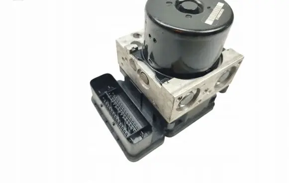 Volkswagen Polo VI Master brake cylinder