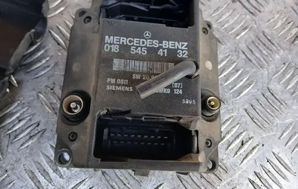 Mercedes-Benz C W202 Engine control unit/module 0185454132