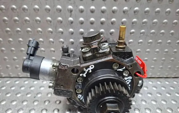 Renault Master III Fuel injection high pressure pump S25071081 0445010250