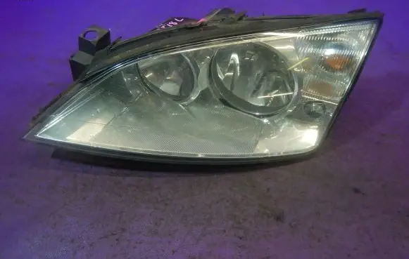 Ford Mondeo Mk III Headlight/headlamp 1S7113006SE