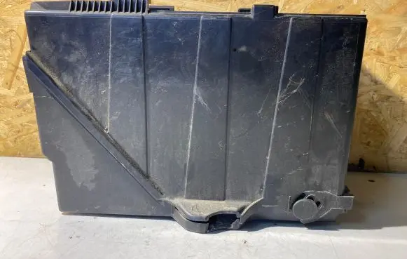 Peugeot 5008 Battery box tray 9689002180