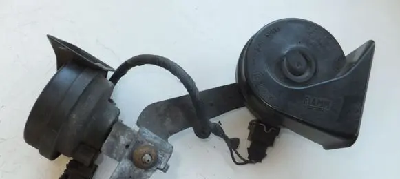 Land Rover Discovery 3 - LR3 Horn signal 0055306
