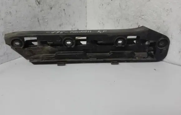 Volkswagen Touran I Front bumper mounting bracket 1T0807935