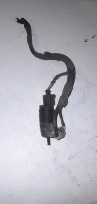 Volkswagen Touran I Windscreen/windshield washer pump 1K6955651