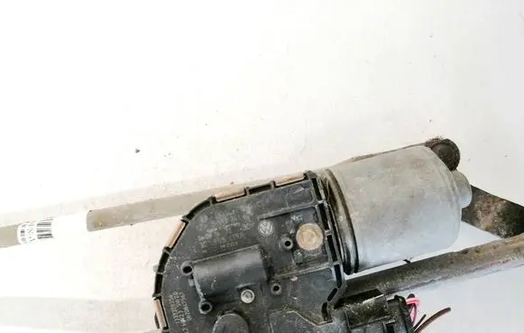Volkswagen PASSAT B6 Wiper motor 0390241609 3c1955119a
