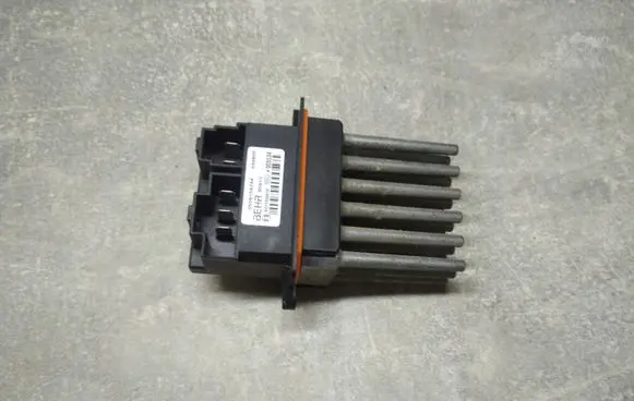 Chrysler 300 - 300C Heater blower motor/fan resistor 05061587AA