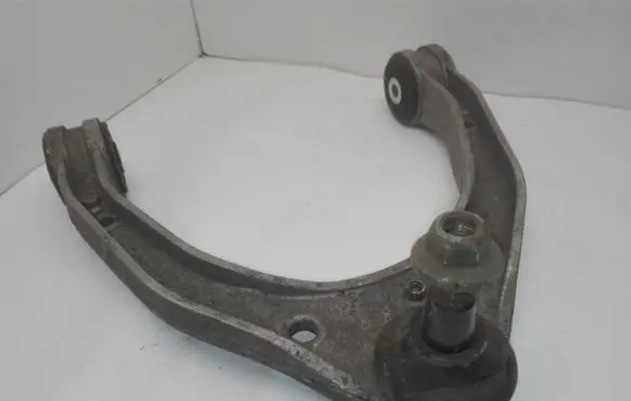 Volkswagen Touareg I Front lower control arm/wishbone 7L0407047B