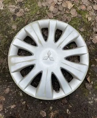 Mitsubishi Lancer VIII R15 wheel hub/cap/trim 2808