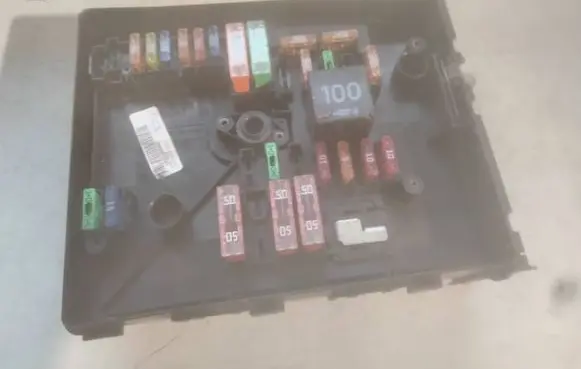 Volkswagen Caddy Fuse module 1K0937125C