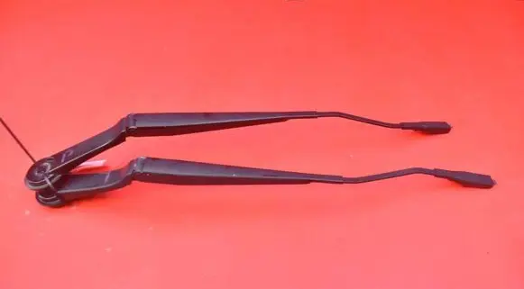 Ford Focus ST Front wiper blade arm CM51-17B589-BB