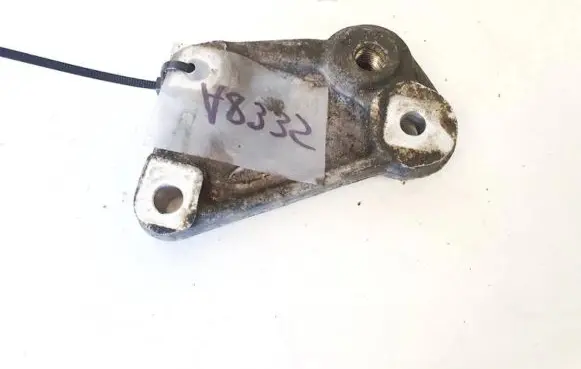 Citroen C4 I Engine mounting bracket 2212225a