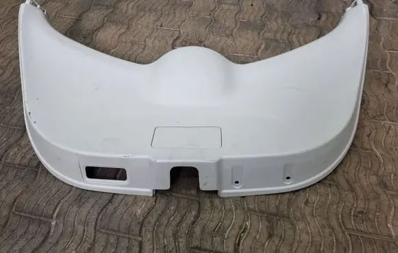 Nissan Leaf I (ZE0) Tailgate trim 909013NA0A