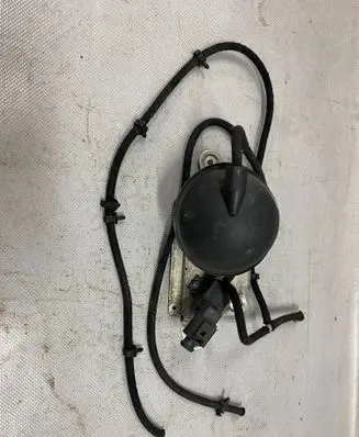Audi Q7 4L Vacuum air tank 7L8199253A 037906283D