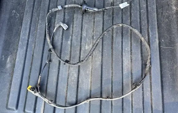 Volvo V60 Rear ABS sensor wiring 32265801