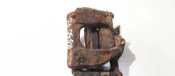 Toyota Auris 150 Front brake caliper
