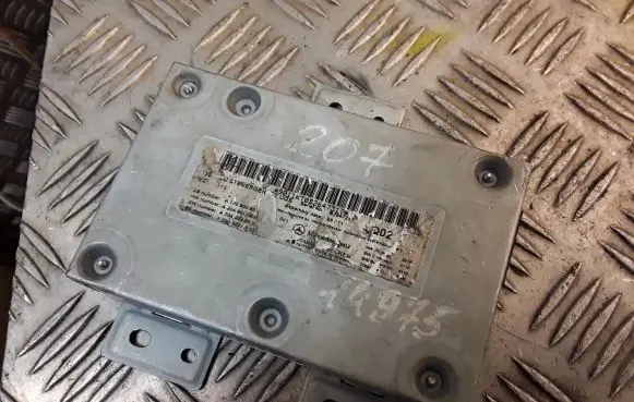 Mercedes-Benz E C207 W207 Bluetooth control unit module 1729009302 A1729009302