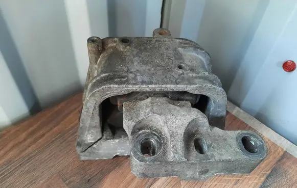Audi A3 S3 8P Engine mount bracket
