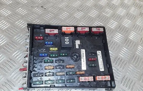 Seat Alhambra (Mk2) Fuse module 3c0937125 63592777