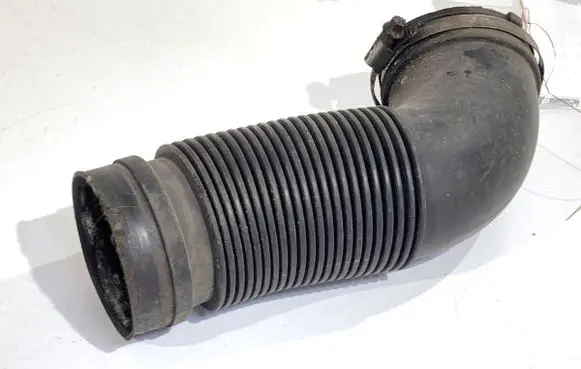 Opel Zafira B Air intake hose/pipe 55353872