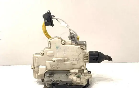 Audi A3 S3 8P Front door lock 4F1837016