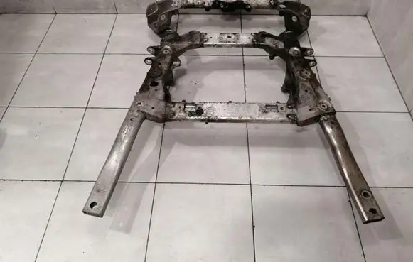 Land Rover Range Rover Sport L494 Front subframe LR038759