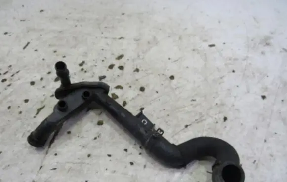 Nissan Note (E12) Engine coolant pipe/hose