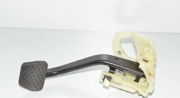BMW 4 F32 F33 Brake pedal 6860647 6859639