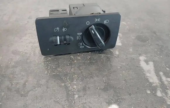 Skoda Fabia Mk1 (6Y) Light switch 6Y1941531N
