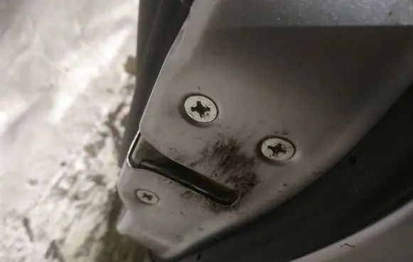 Honda FR-V Front door lock 