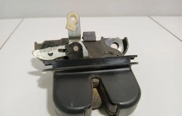 Audi A2 Tailgate/trunk/boot lock/catch/latch