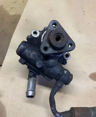 BMW 1 E81 E87 Power steering pump 7692974546