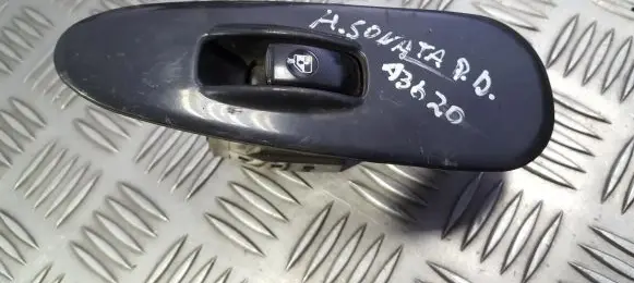 Hyundai Sonata Electric window control switch 9357535000 93575-35000