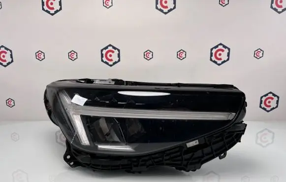 Volvo XC40 Headlight/headlamp 32338909