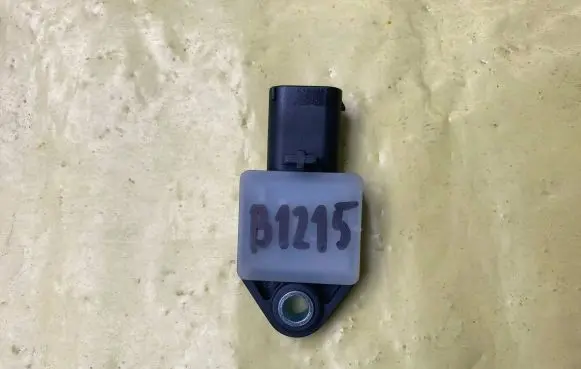 Mercedes-Benz B W245 Airbag deployment crash/impact sensor A1698202226
