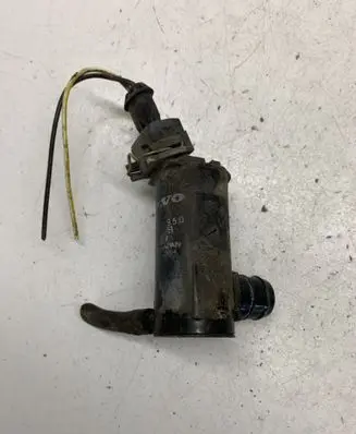 Volvo V70 Windscreen/windshield washer pump