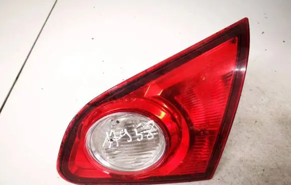 Tailgate rear/tail lights
