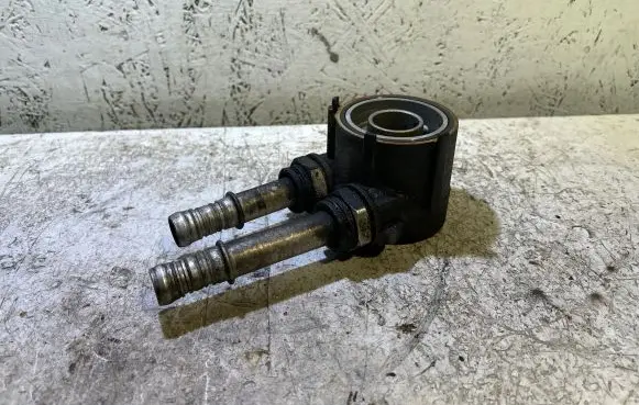 Dodge Charger Oil filter mounting bracket