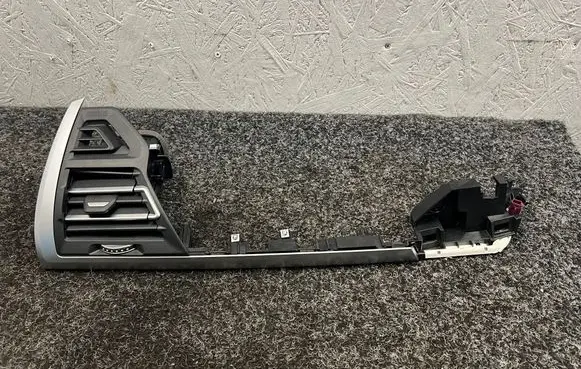 BMW X3 G01 Dash center air vent grill 9871606